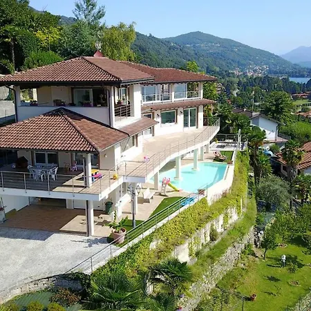 דירה Il Girasole מאינה